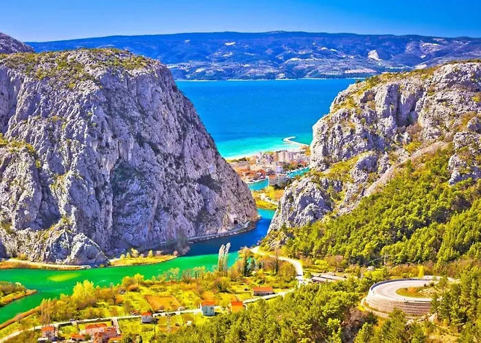 Apartments & Restaurant Galeb