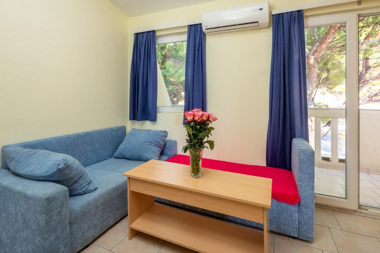 Apartma & Restaurant Galeb *